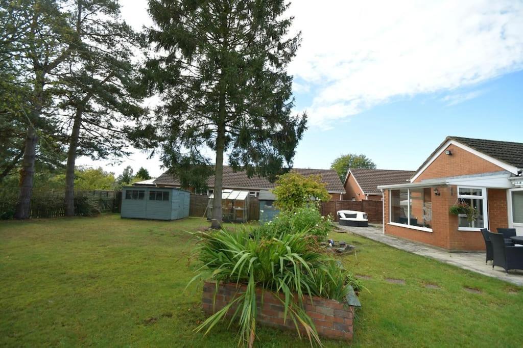 Little Hare Lodge - Spacious 2 Bedroom Attached Bungalow Woodhall Spa Exterior photo