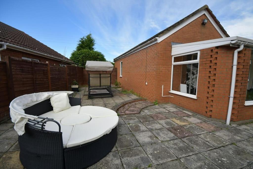 Little Hare Lodge - Spacious 2 Bedroom Attached Bungalow Woodhall Spa Exterior photo